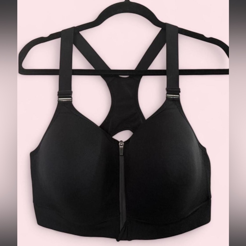 PINK Victorias Secret black Seamless Lightly Lined sports bra
